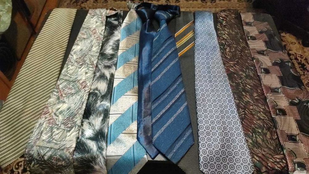 Различные галстуки на выбор