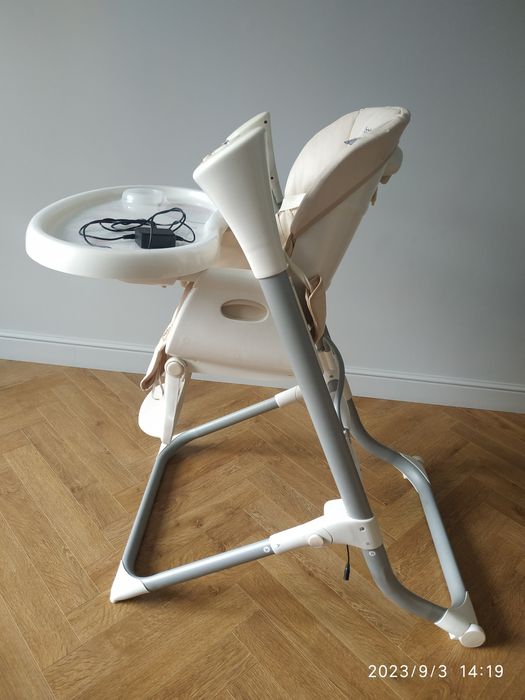 Продам детский столик до 3-х лет