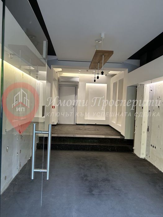 Дава се под наем Магазин в София, Център - 45 кв.м за 2000 € - Снимка #2