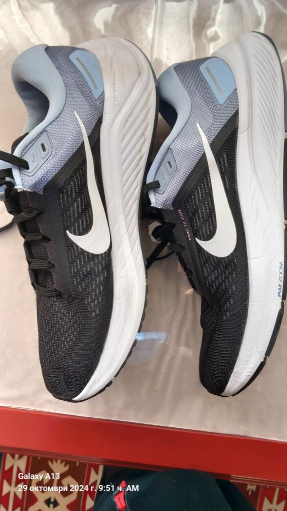 Nike zoom structure 24