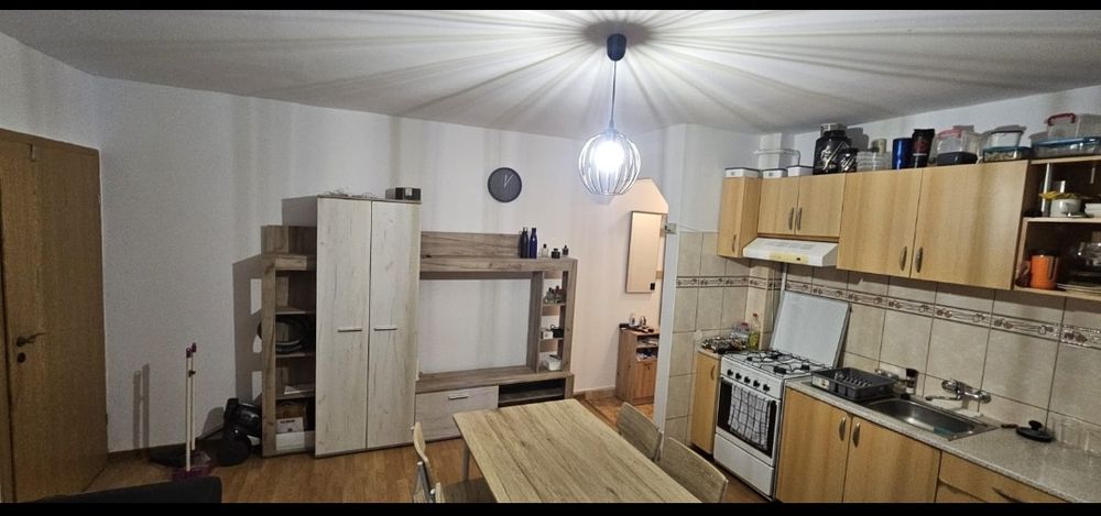 Proprietar închiriez apartament 2 camere str. Semaforului