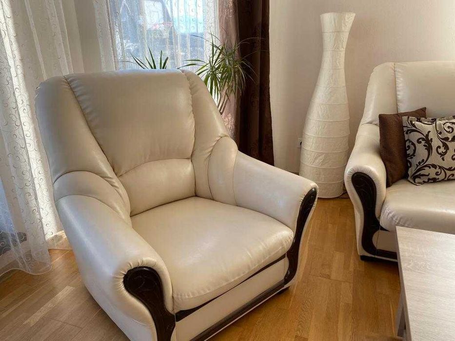 Canapea 3 locuri + 2 fotolii