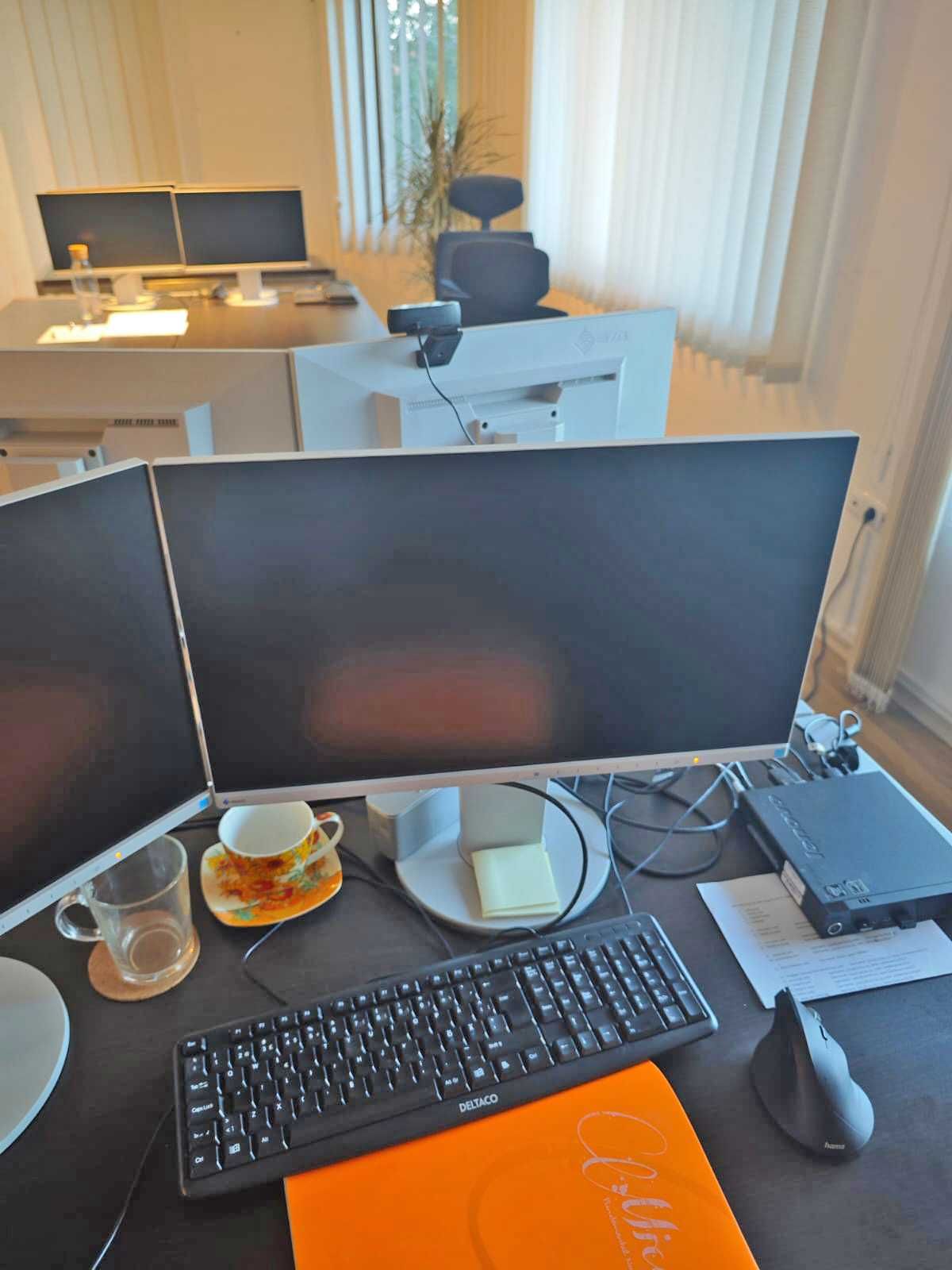 Компютърни монитори Eizo (6 броя). Сега на много достъпни цени!