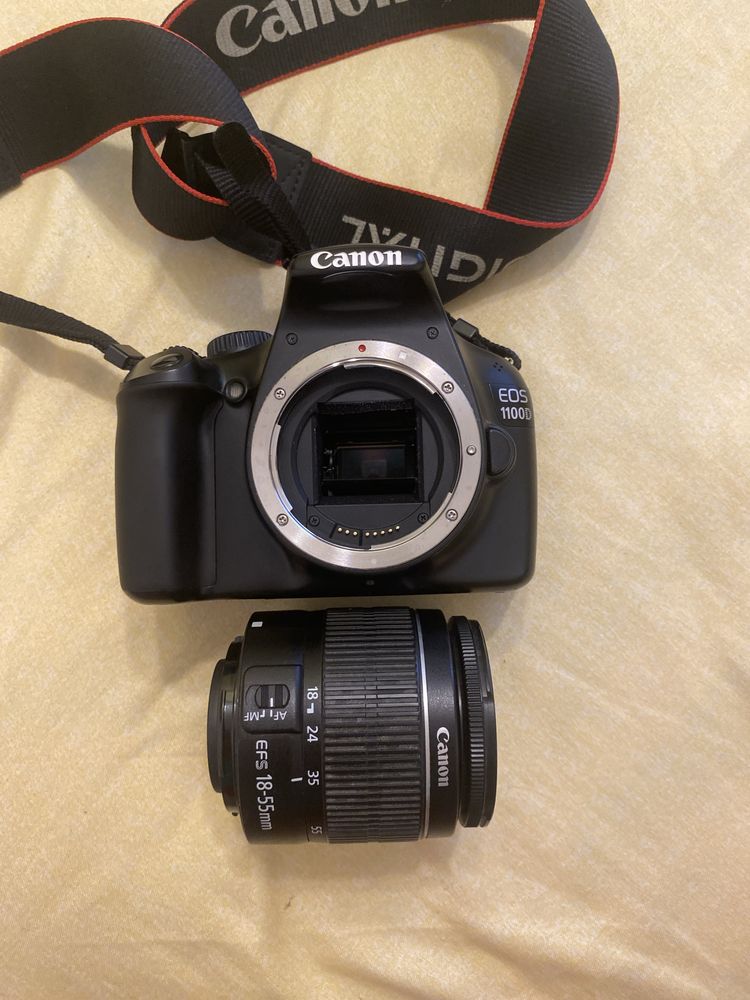 Canon EOS 1100D + Obiectiv 18-55mm