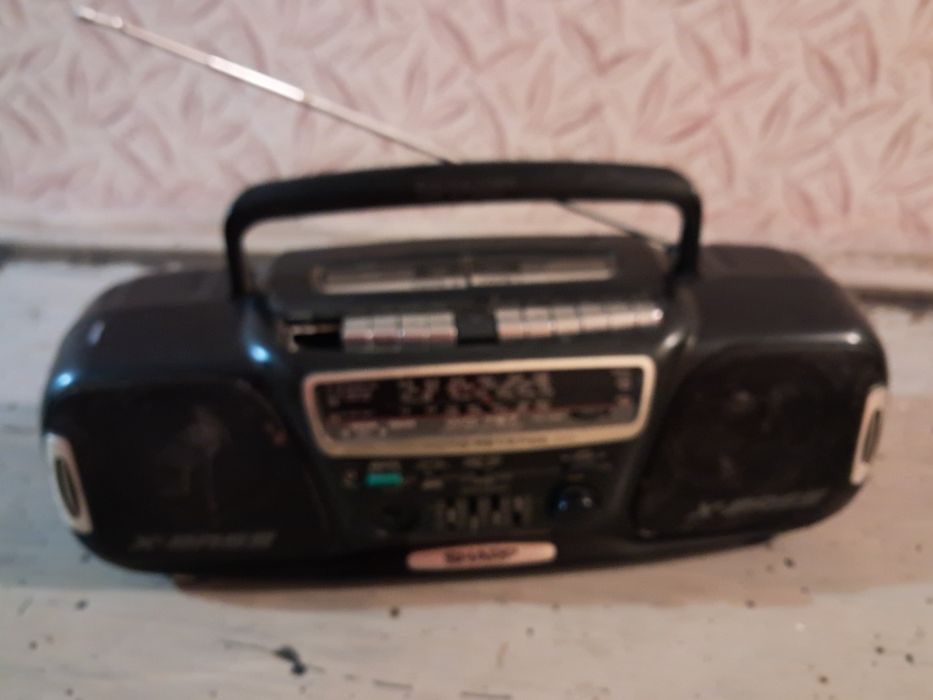 Radio casetofon Sharp