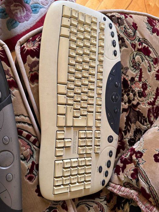 Клавиатура Logitech