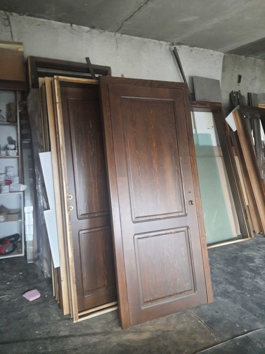 Vand  5 usi lemn masiv noi