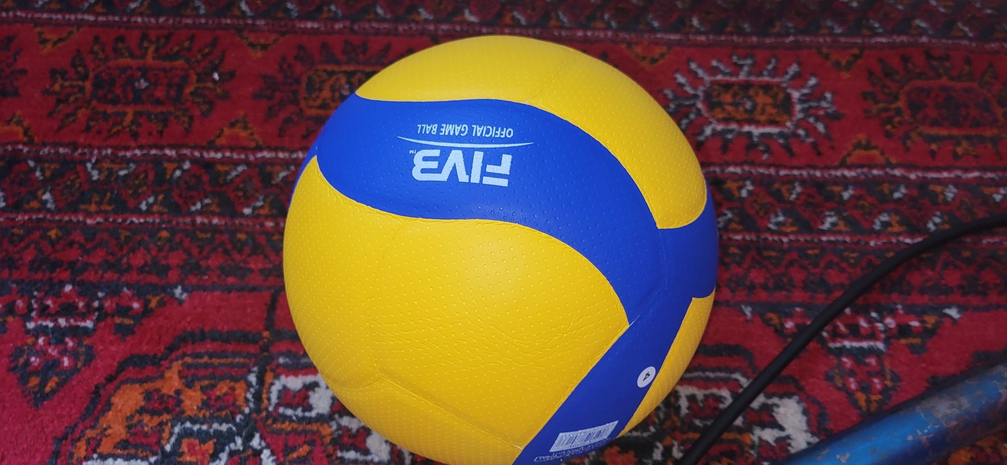 Волейболный мяч v320 w