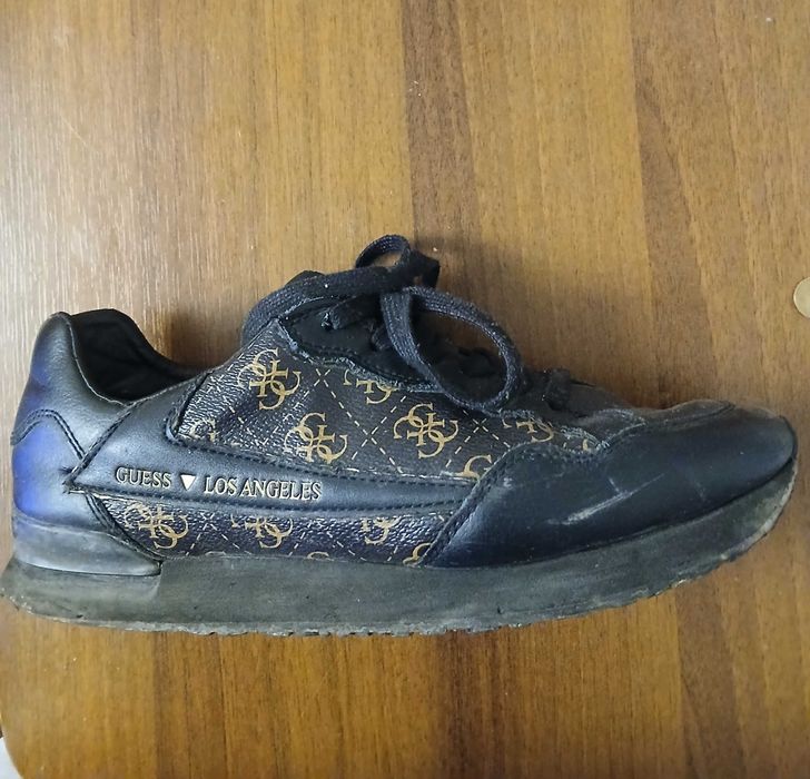 Обувки на guess 42 номер