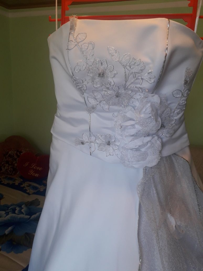 Rochie de mireasă "42-44"