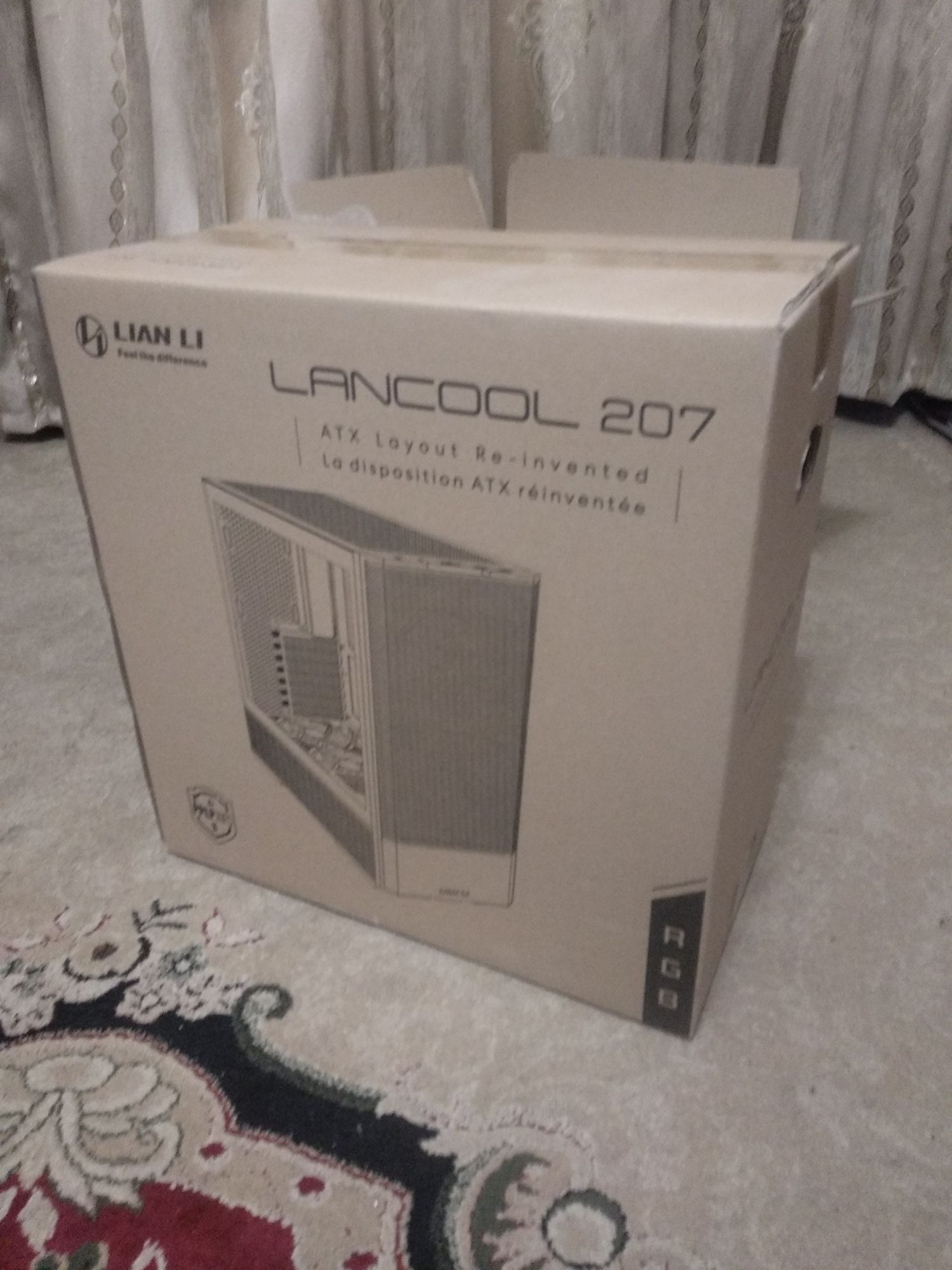 Корпус Lian Li Lancool 207