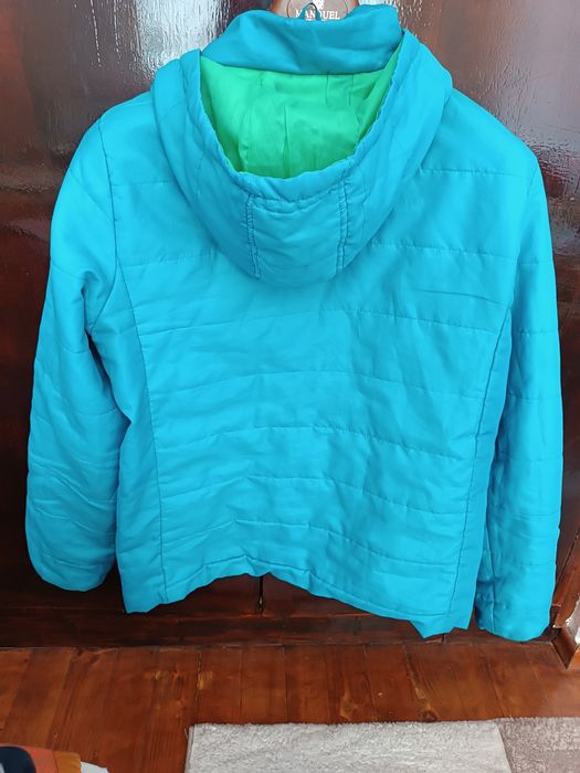 Продавам дамски якета L/XL