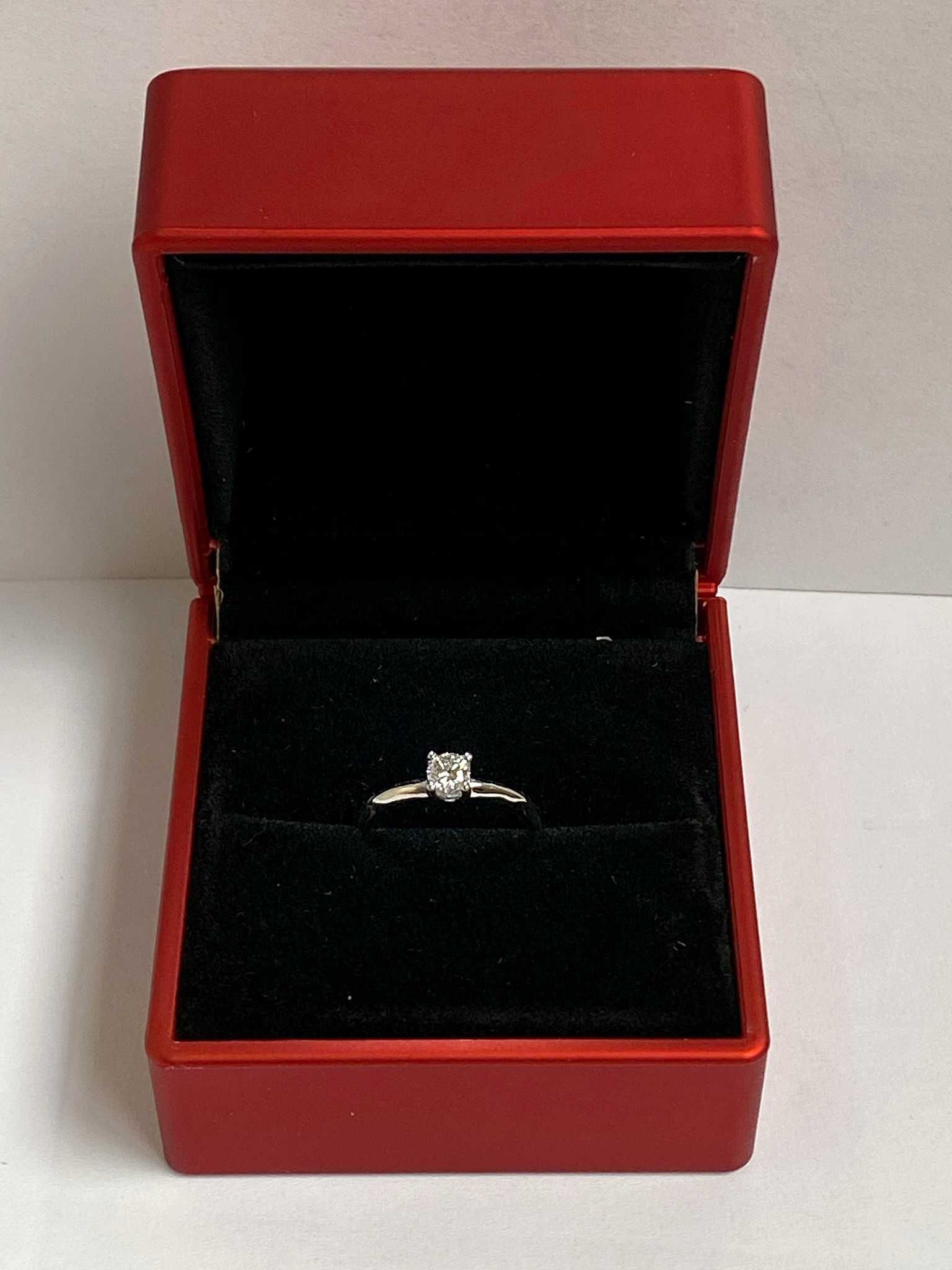 NEW Елегантен 18k Дамски златен пръстен с Диамант 0.33 ct. бяло злато.
