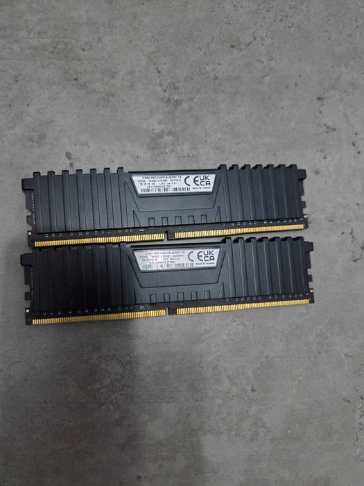 Memorie Ram Corsair Vengance LPX 16GB DDR4 2400