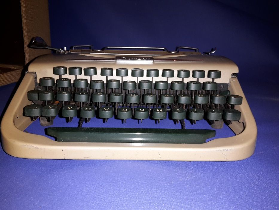 masina de scris Brosette
