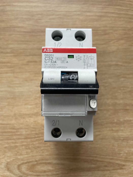 Siguranta automata bipolara cu protectie diferentiala 32A 300mA