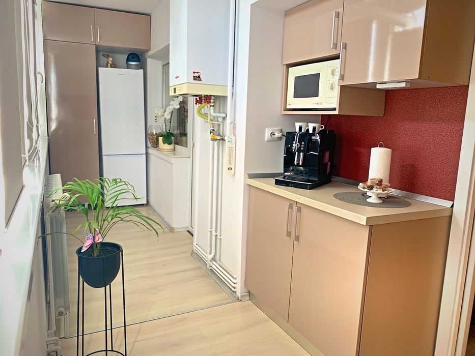 Vand apatatament in centru Devei