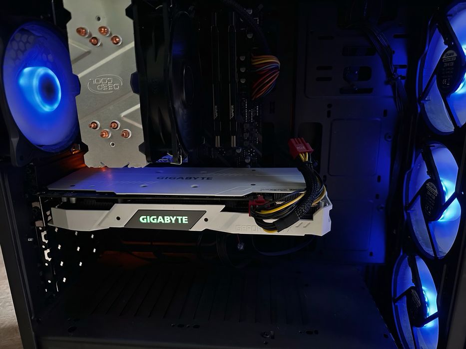 Настолен компютър  +Периферия