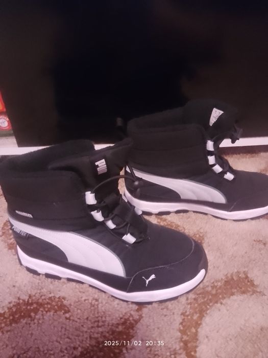 Vând ghetuțe Puma