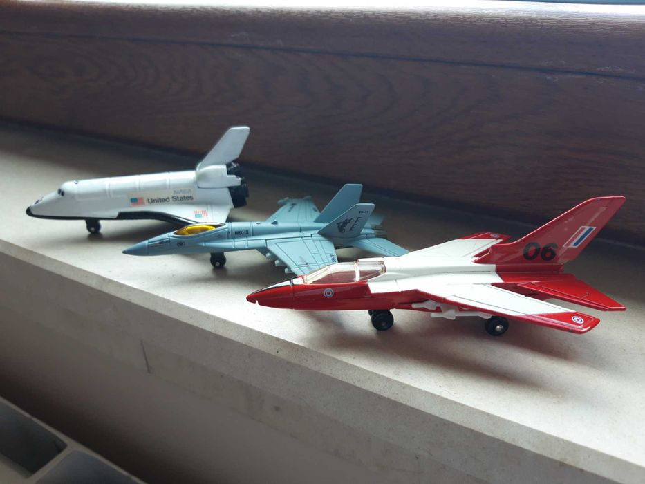 Matchbox MIL MI-24 HIND-D Helikopter , F - 18 Hornet, B 2 Stealth,