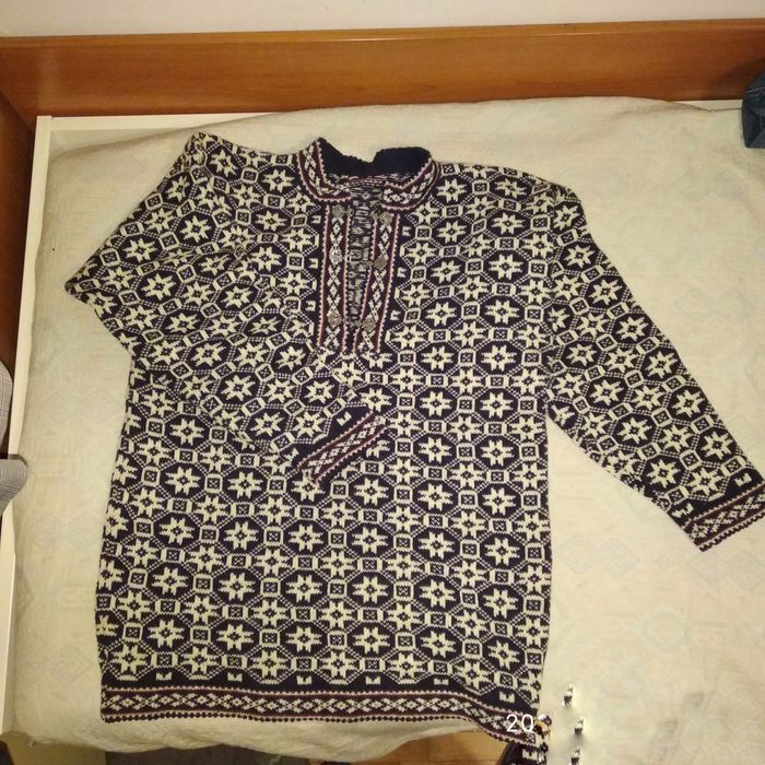 Мъжки вълнен пуловер