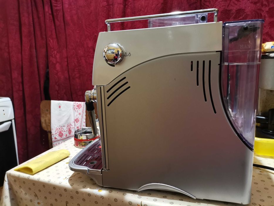 Кафе автомат saeco incanto de luxe
