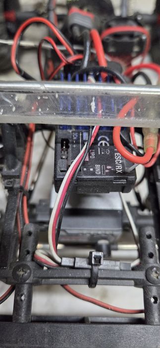 Продавам rc crawler 1:10