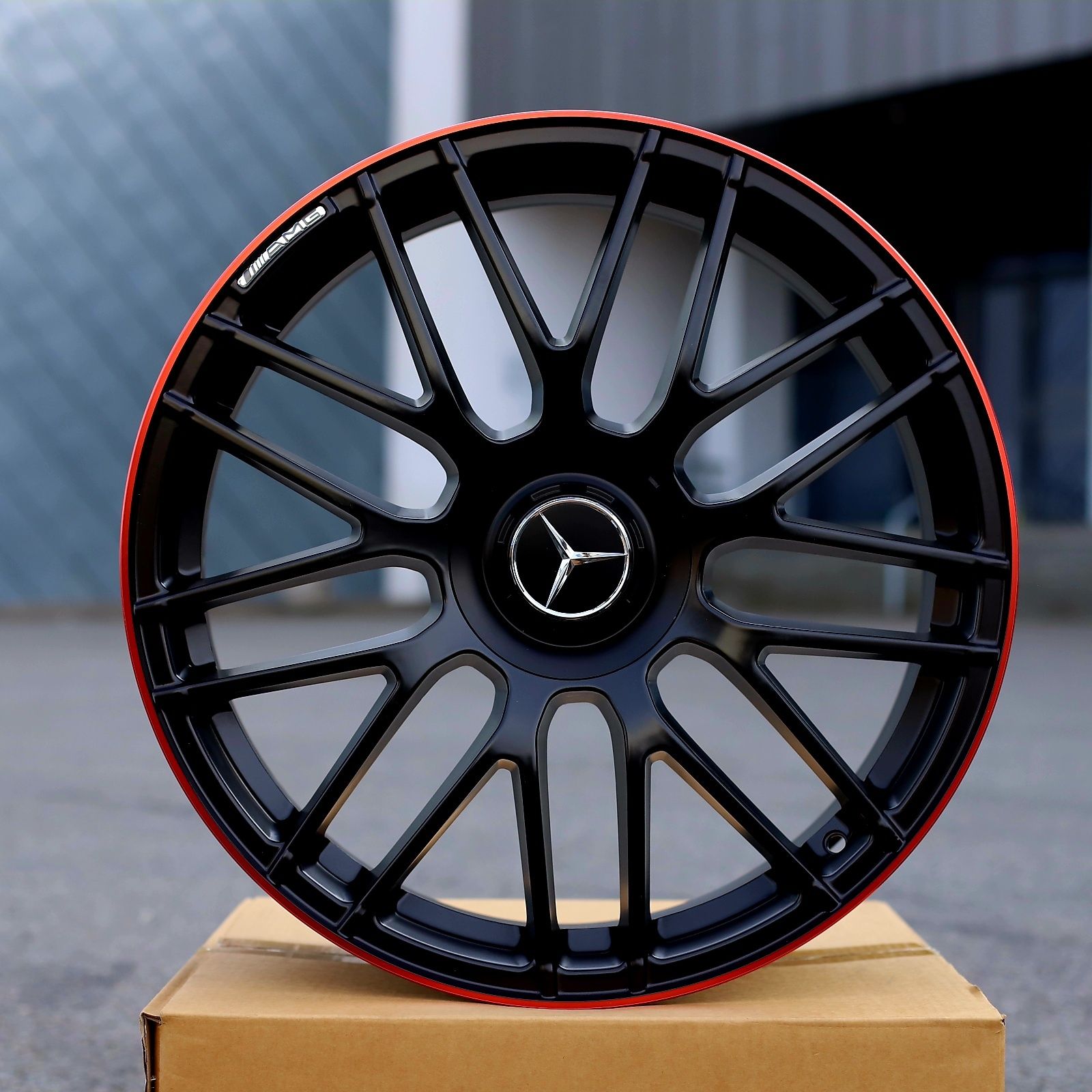 Jante Mercedes R20 Black AMG Red Lip