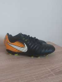 Ghete Fotbal Nike Tiempo