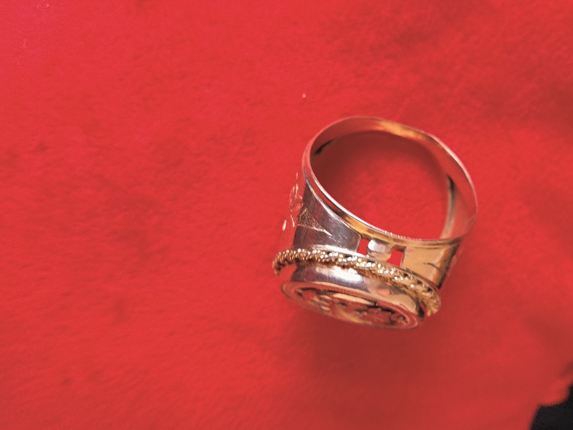 Кольцо перстни мужской и женские  золотой
