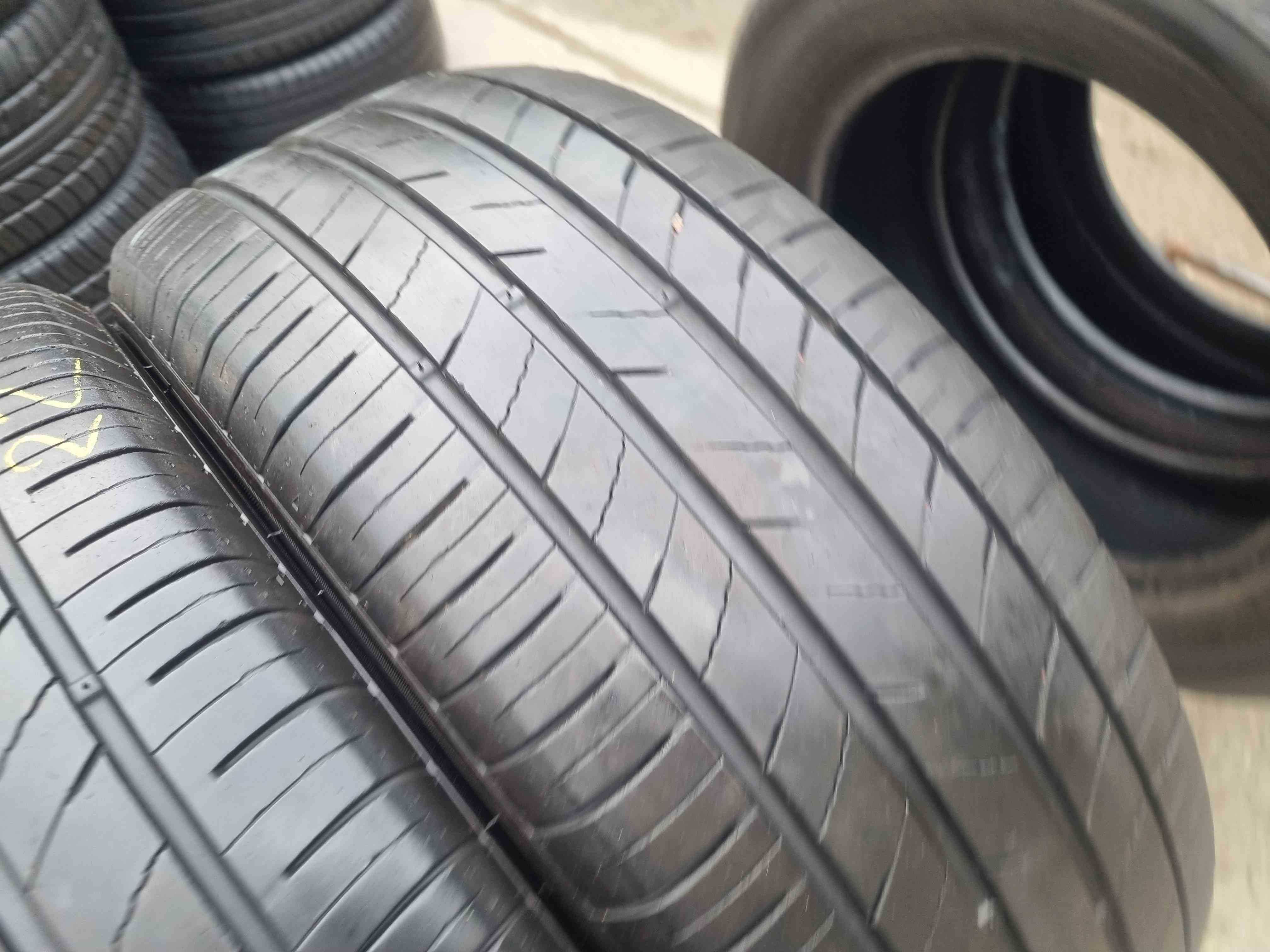SET 2 Anvelope Vara 235/55 R17 KUMHO Ecsta HS52 103W