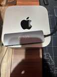Mac Mini M4, 16GB RAM, 256GB SSD, Stare Excelentă + Hub 5-în-1 Inclus
