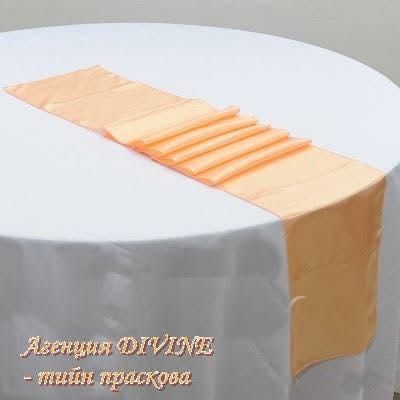 Панделки от сатен и дишлайфери за сватбена украса