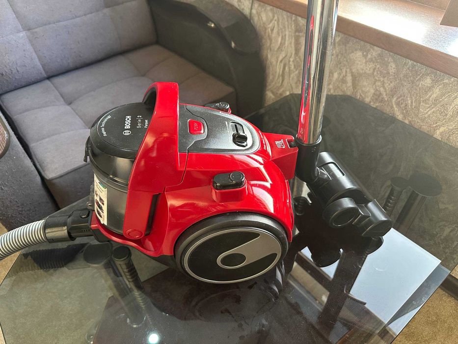 Пылесос ишлаши яхши bosch