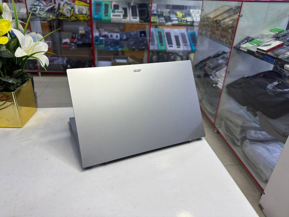 Acer ryzen 5-7520U DDR5 16/512 SSD Nvme IPS