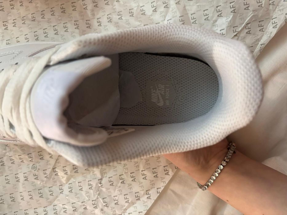 Vând af1 noi nepurtati