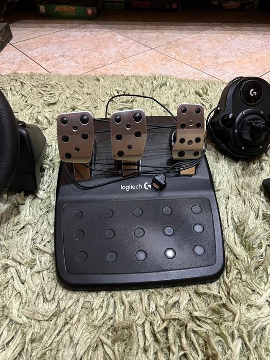 Volan Logitech G920 cu Pedale , Schimbator si frana de mana