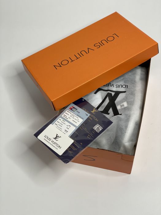 Adidasi Louis Vuitton