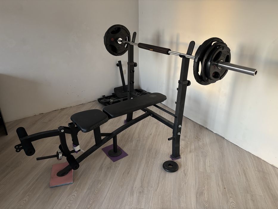 Скамья для жима и штанга
