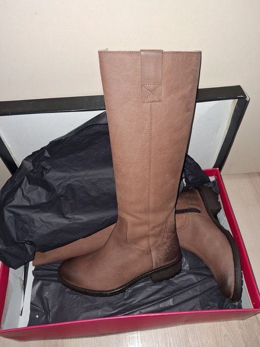 Нови ботуши buffalo London