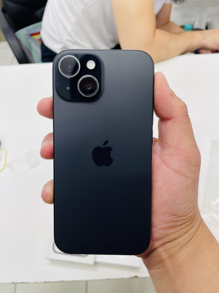 Iphone 15 черный