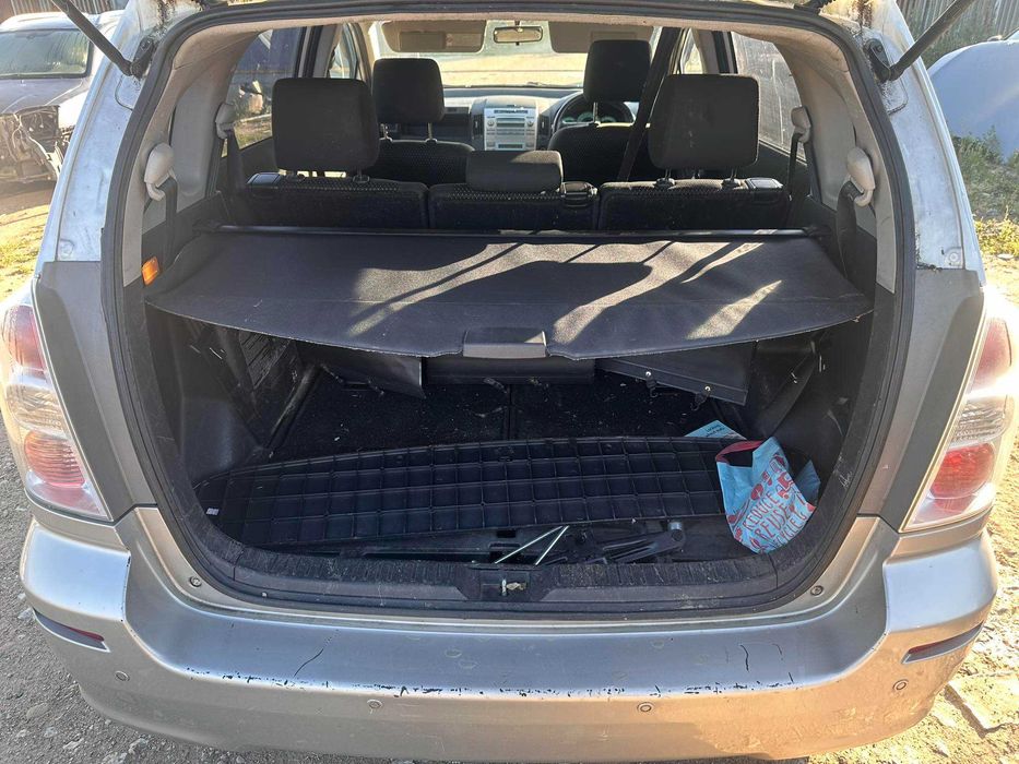 Toyota Corolla Verso Корола Версо 2.2 136 d-4d Facelift На Части