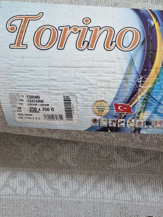 Продаётся ковёр в хорошем состоянии  размер 250×350