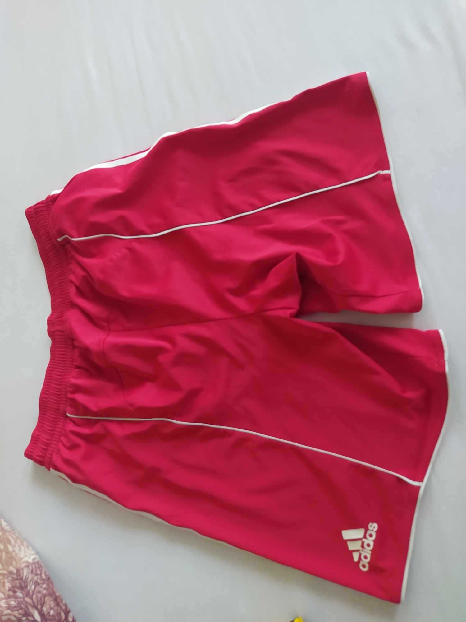 Спортни къси панталони и тениски Adidas, Asics