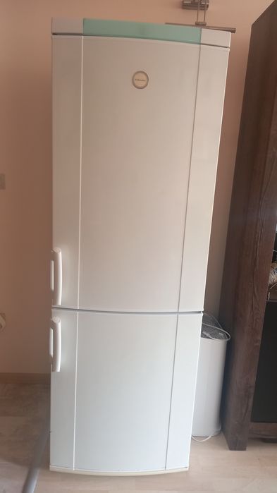 Хладилник с фризер Electrolux