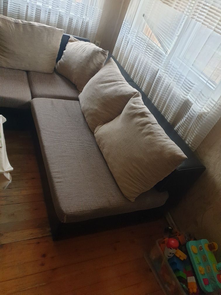 Ъглов диван с опция сън
