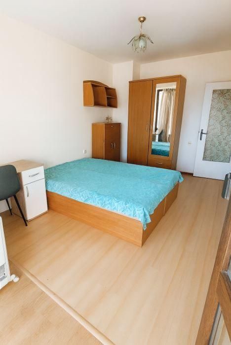 Тристаен апартамент в района на Окръжна болница!