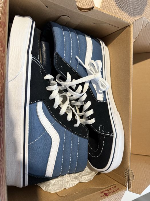 Tenesi Vans noi in cutie