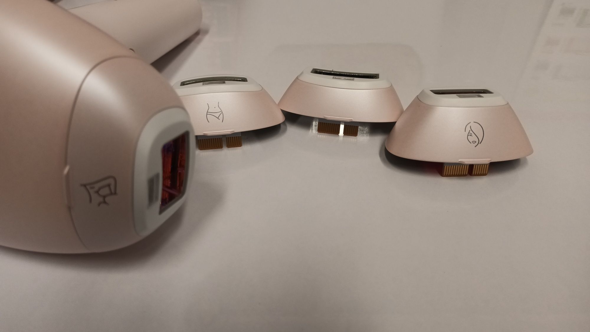 Aparat IPL Philips Lumea seria 9900