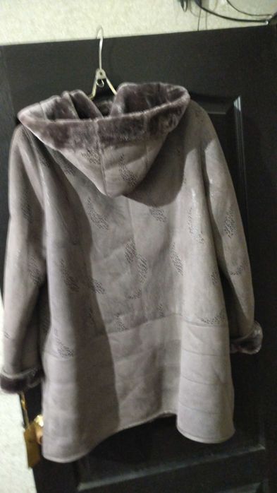 Продам женскую дублёнку новую 52 размера